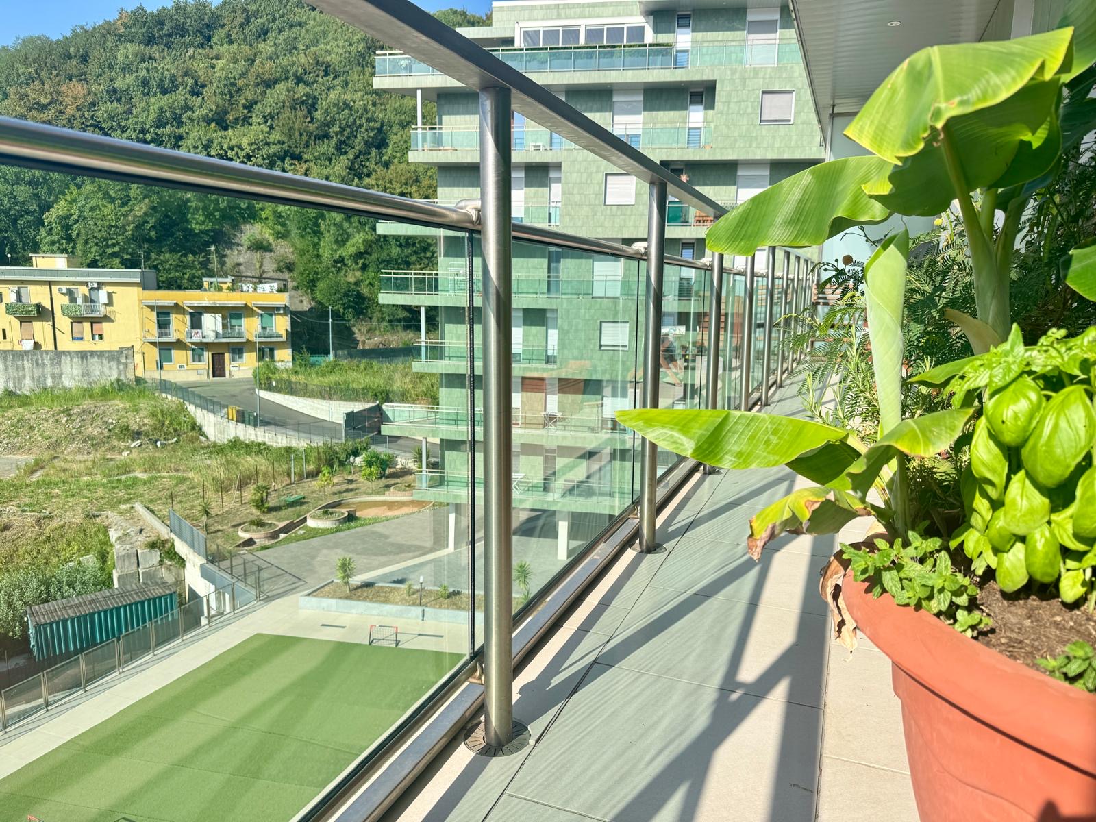 Il balcone e l’affaccio sul parco